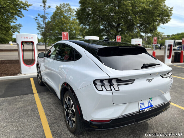 Ford ha soffiato milioni sul cervello di Tesla per le sue auto poi ha ucciso silenziosamente il progetto / Carscoops